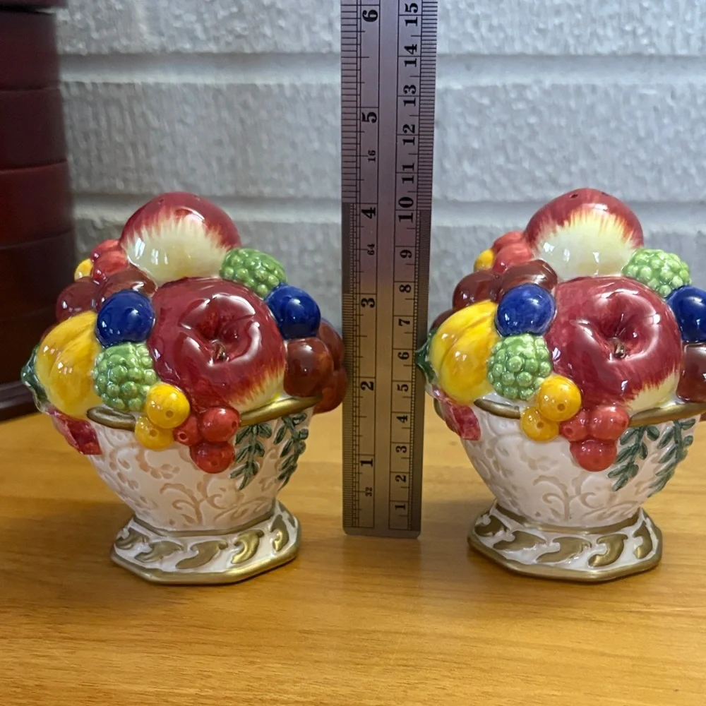 Fitz and Floyd Venezia Figural Salt and Pepper Shaker Set EUC Fruit Motif